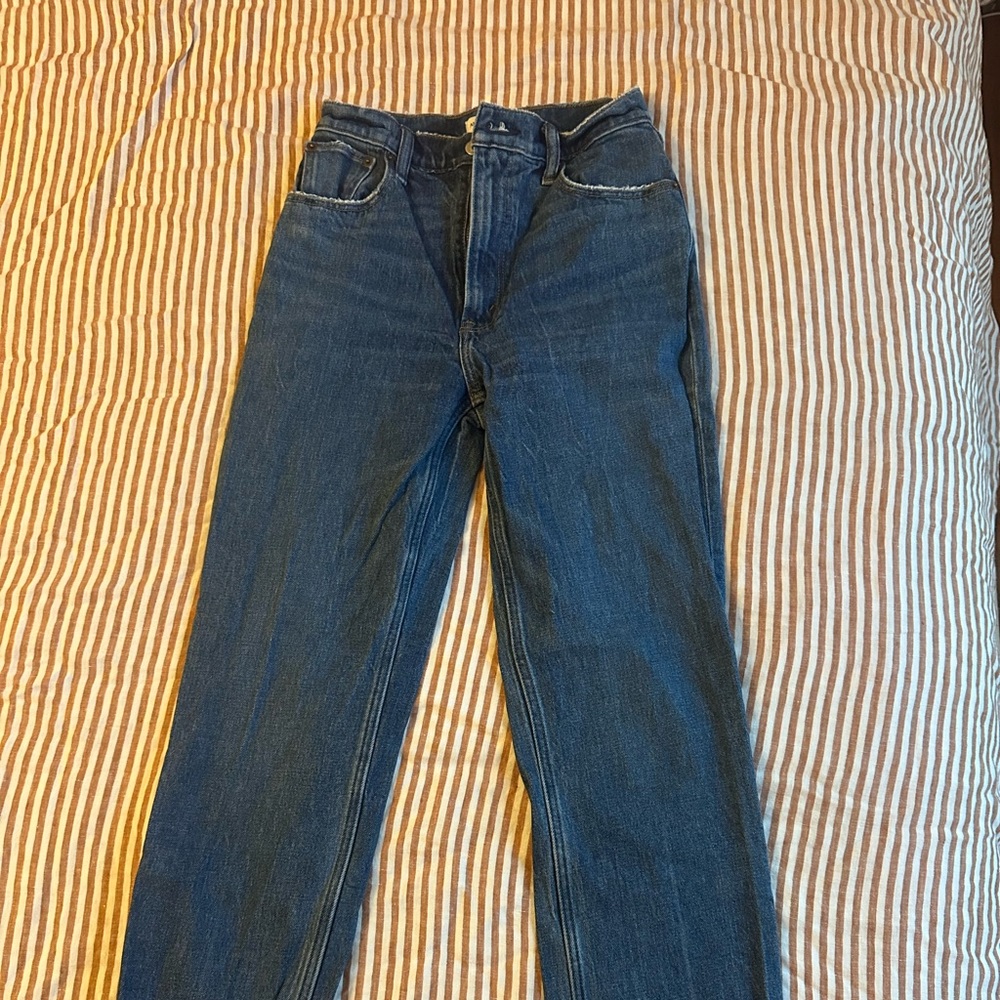 Abercrombie & Fitch The ‘90s Straight Ultra High Rise Jeans